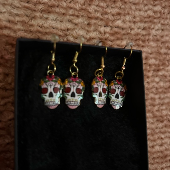 Dia de los muertos earrings - Picture 3 of 3
